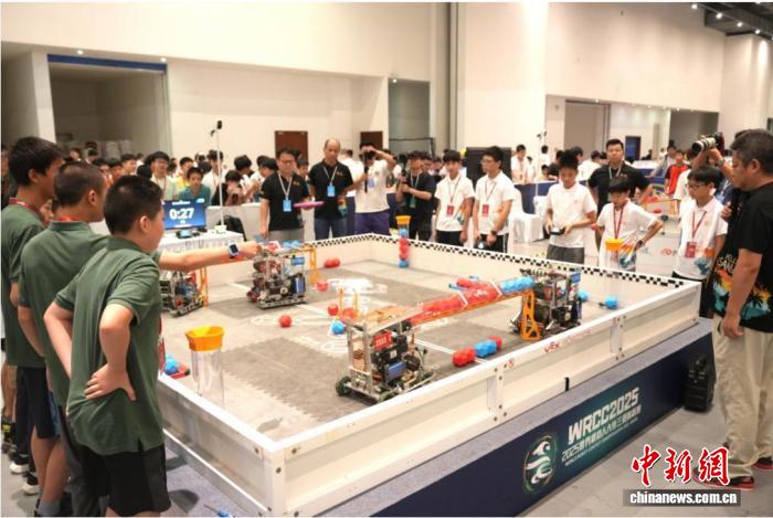 2025世界机器人大赛首场锦标赛在三亚举行，全球
