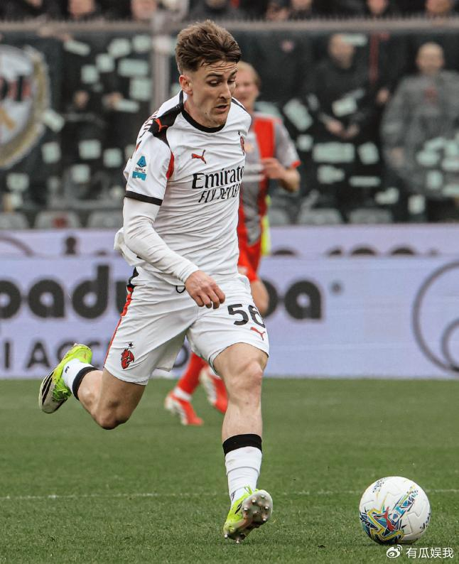 AC米兰客场逆转克雷莫内塞 莱奥双响助红黑军团