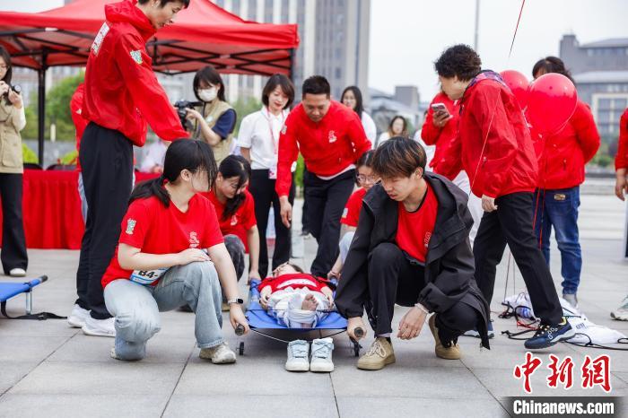 晋中红气球挑战赛启幕 运动急救结合提升自救技