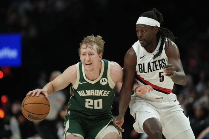 开拓者大胜雄鹿 罗林斯砍36分创生涯新高