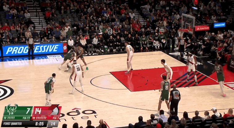 开拓者大胜雄鹿 罗林斯砍36分创生涯新高