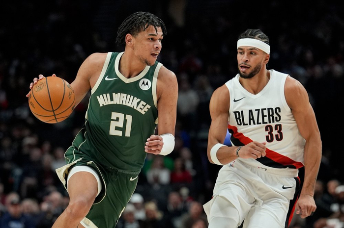 开拓者大胜雄鹿 罗林斯砍36分创生涯新高