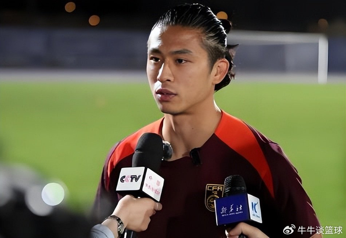 大连英博中锋朱鹏宇伤退暂离赛场，签约至2027年