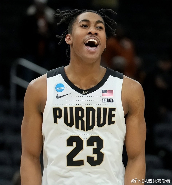 艾维遭裁引热议 火箭三度抄底失败暴露选人困境