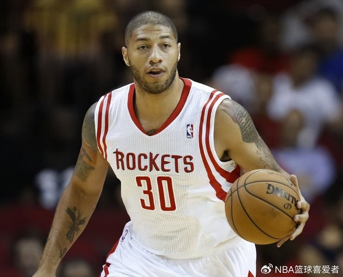 艾维遭裁引热议 火箭三度抄底失败暴露选人困境