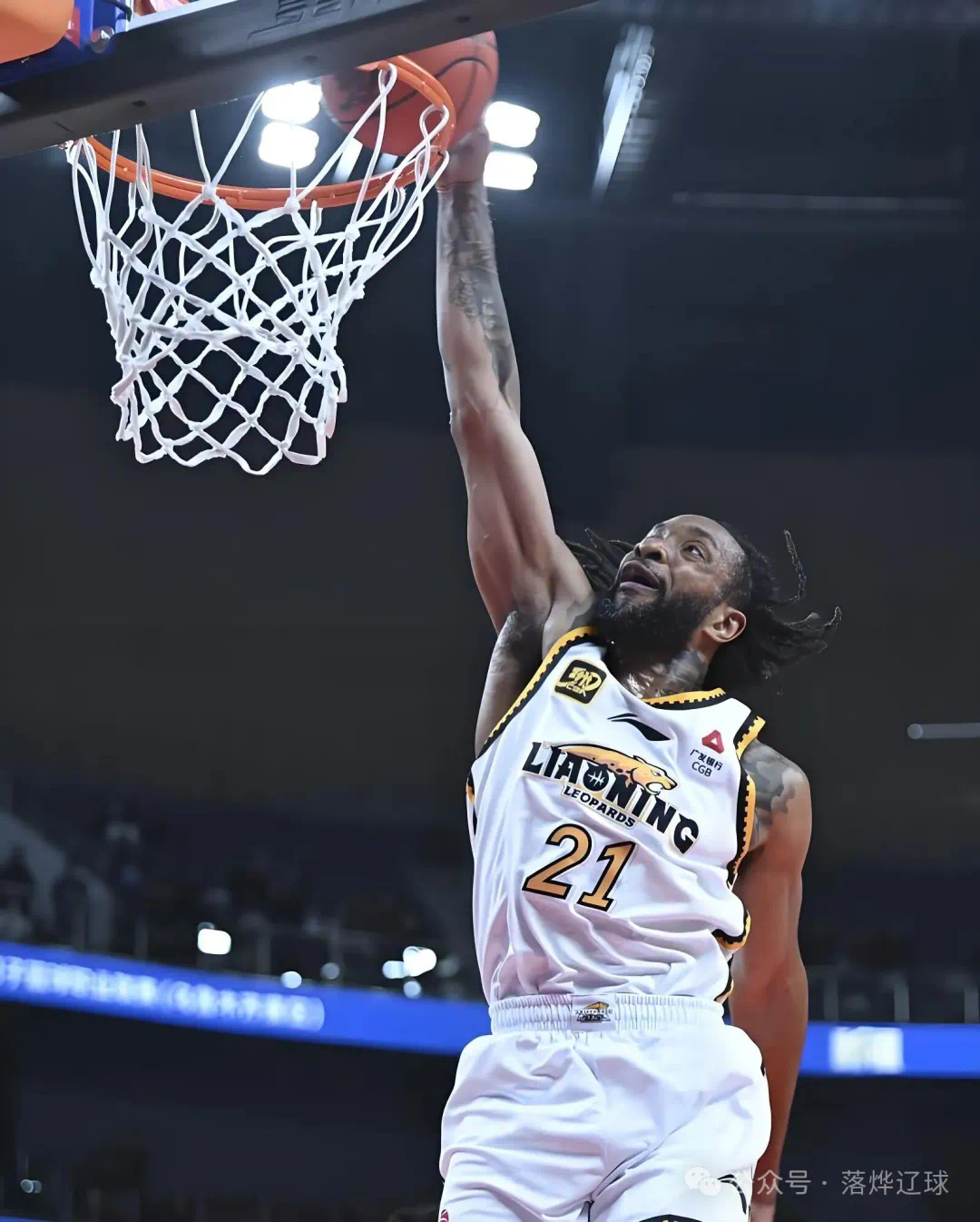 辽粤巅峰对决辽宁男篮力克广东豪取大胜