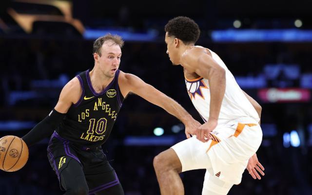 肯纳德客串控卫助湖人崛起 数据亮眼成关键角色