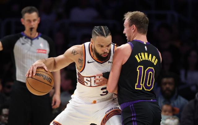 肯纳德客串控卫助湖人崛起 数据亮眼成关键角色